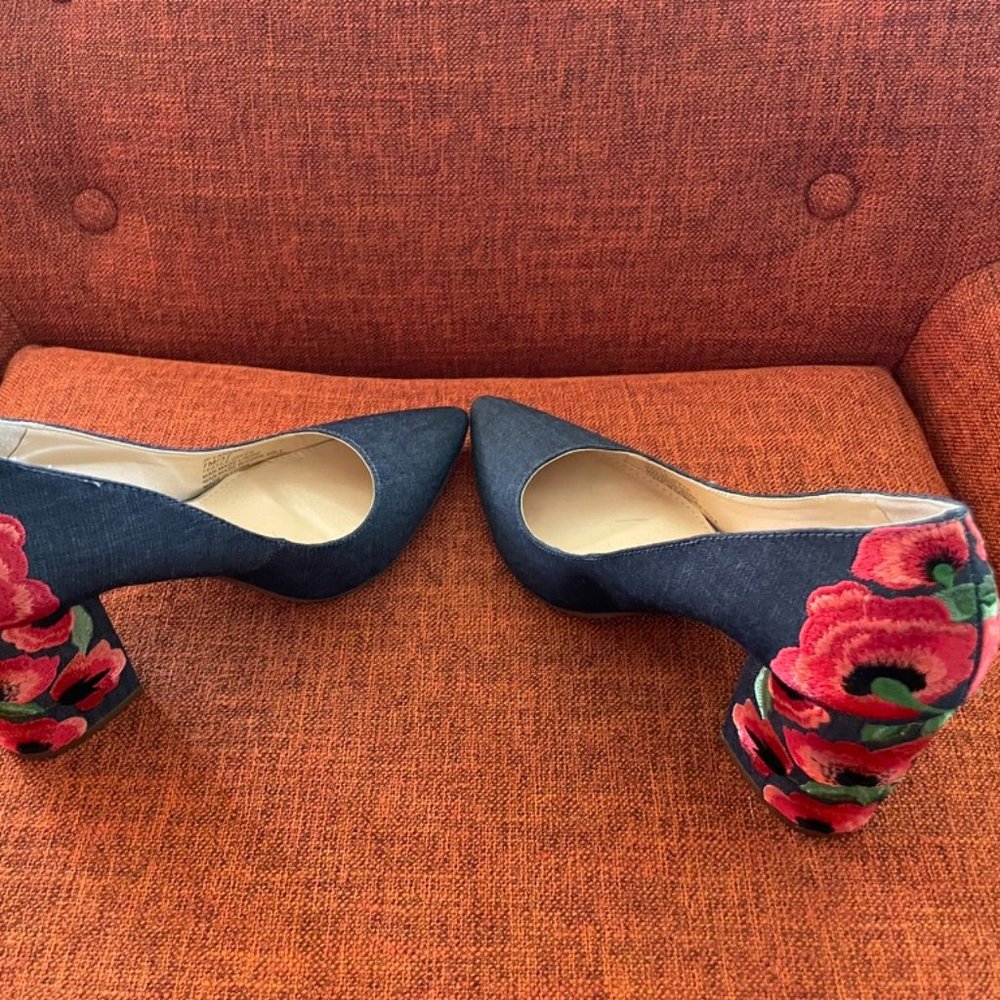 Jessica Simpson Embroidered Denim Pumps "Lannah" - Size 7 - Picture 5 of 9